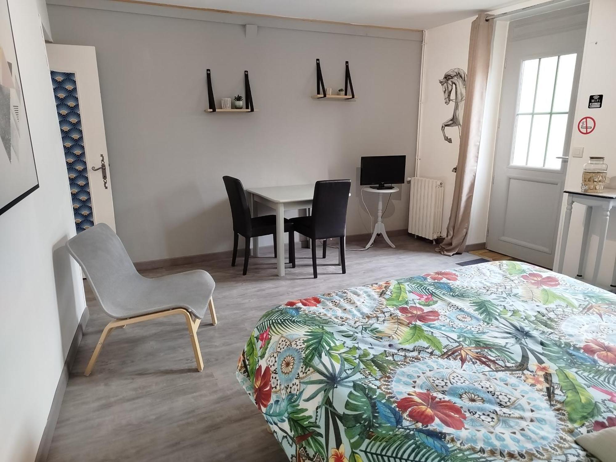 Le Cheval Blanc Hotel Carrouges Ngoại thất bức ảnh